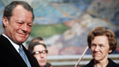 Willy Brandt mottar Nobels fredspris